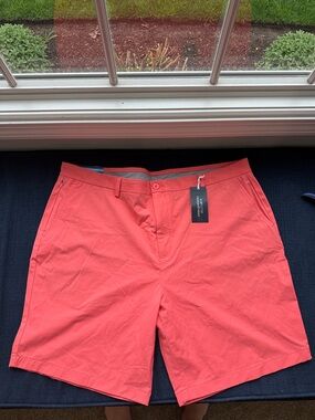 Vineyard vines new performance short, see description